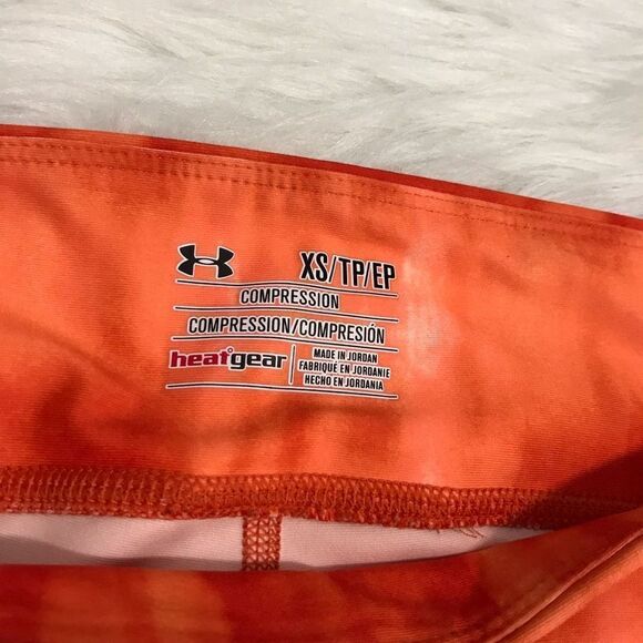 Under Armour Cropped Workout Leggings Size xs Heatgear compression tie dye - Picture 2 of 11